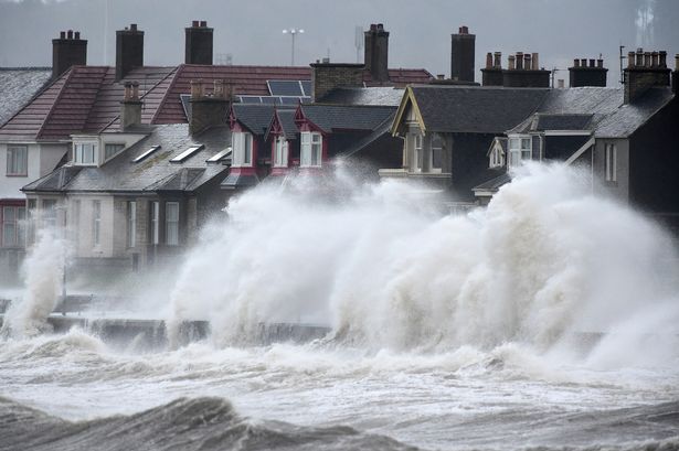 UK: Storm Eunice to bring strong winds and heavy snow