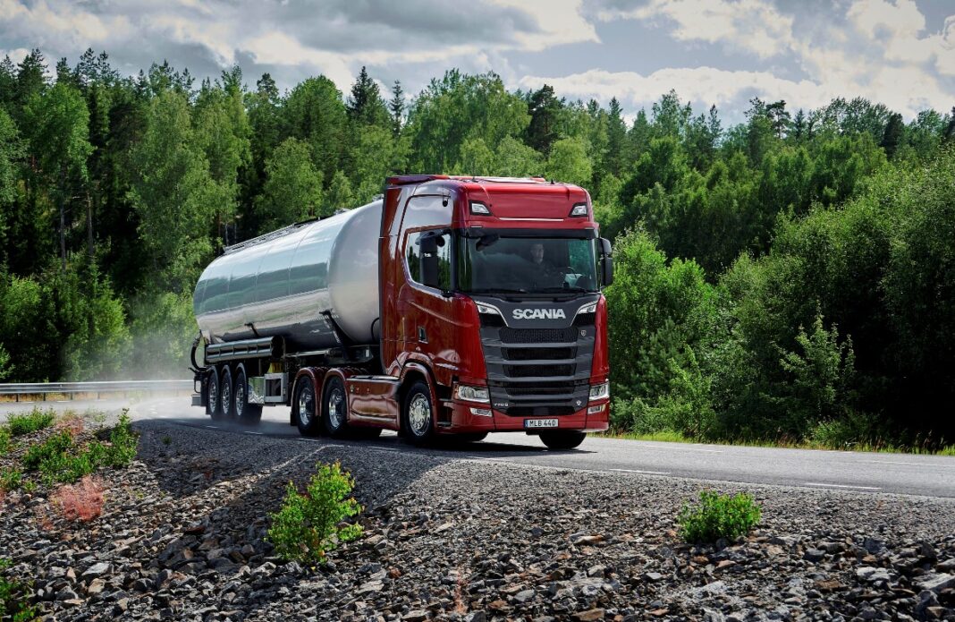 34,021 cargo trucks passed through Georgian territory in April