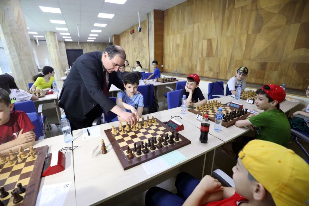 Georgian Education Minister visits Nona Gaprindashvili Chess Palace in Tbilisi