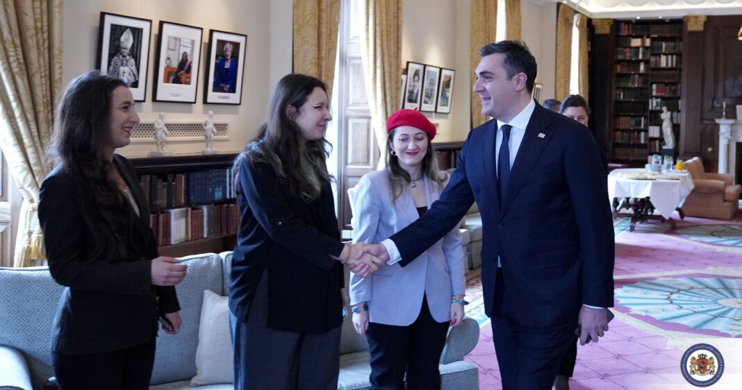 Georgia: Foreign Minister Ilia Darchiashvili meets Georgian students on his UK visit