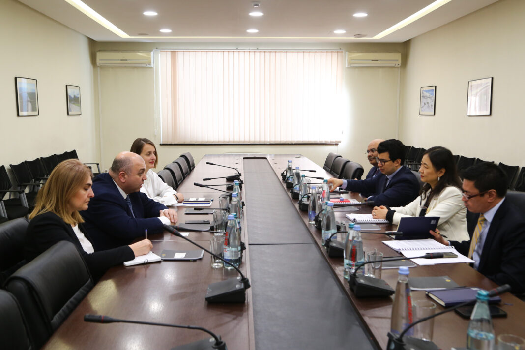 Georgia: Infrastructure Minister Irakli Karseladze meets representatives of Asian Development Bank
