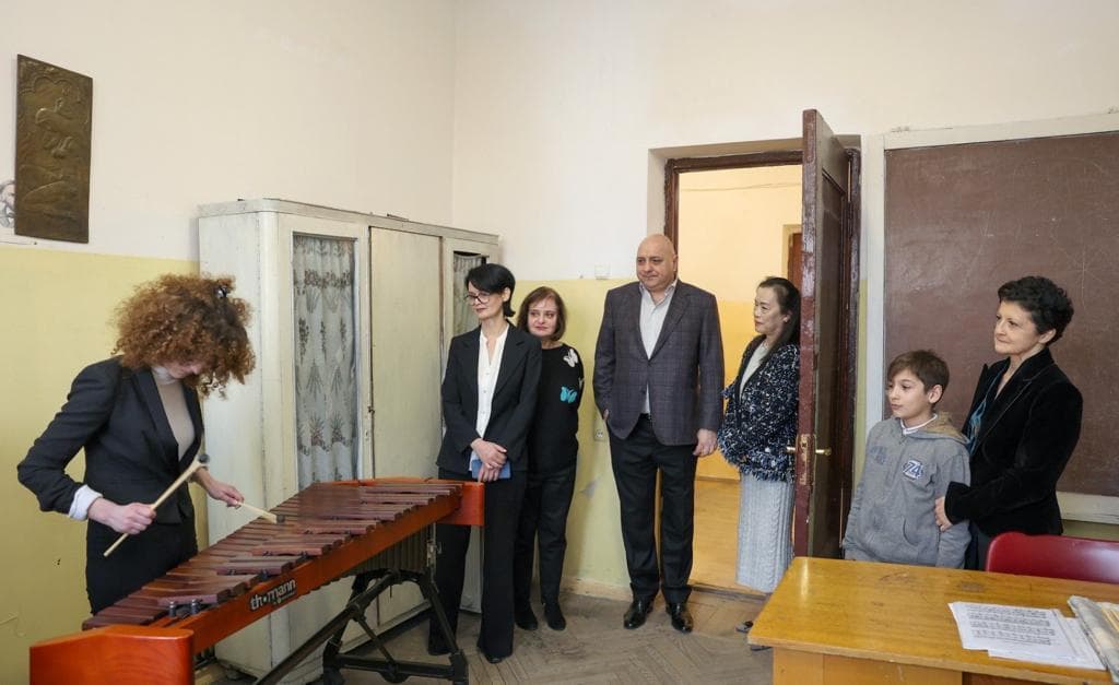 Tea Tsulukiani visits Rustavi Music School credit: facebook