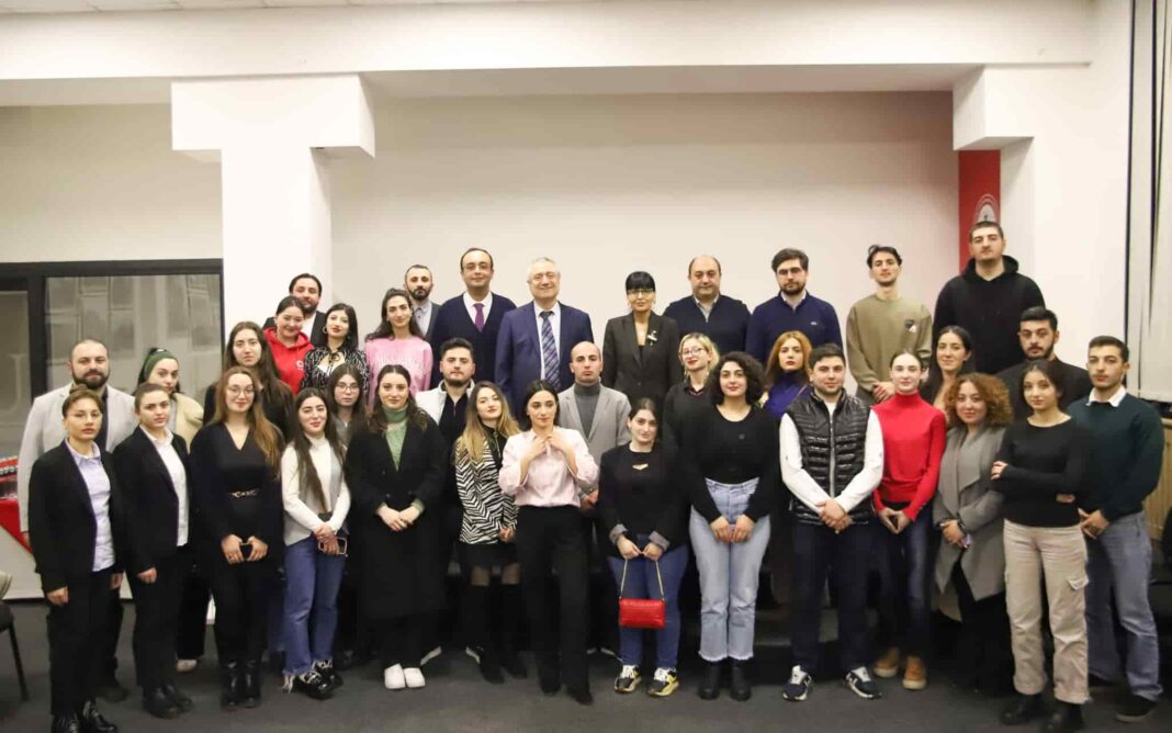 Winter School Students Meet Local Government Representatives