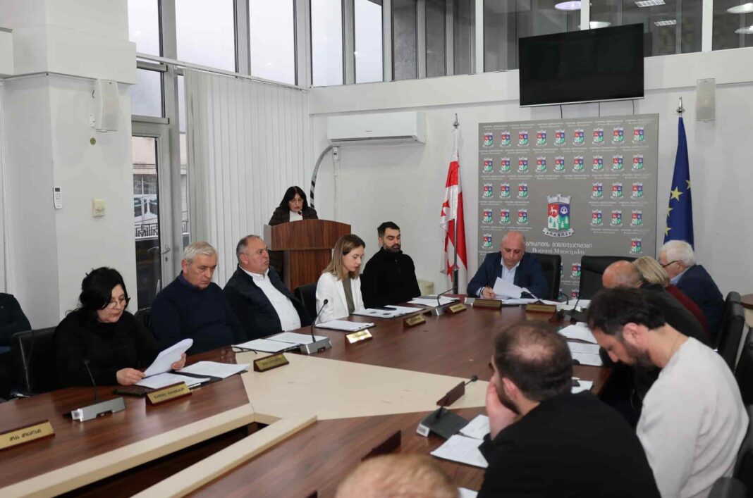 David Zaalishvili chairs meeting held at town hall of Municipality credit: Facebook/borjomi Municipaltiy hall