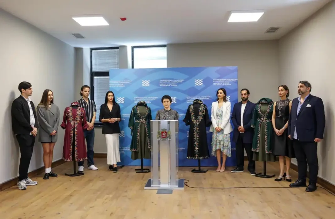 Culture Minister donates traditional stage clothes to 