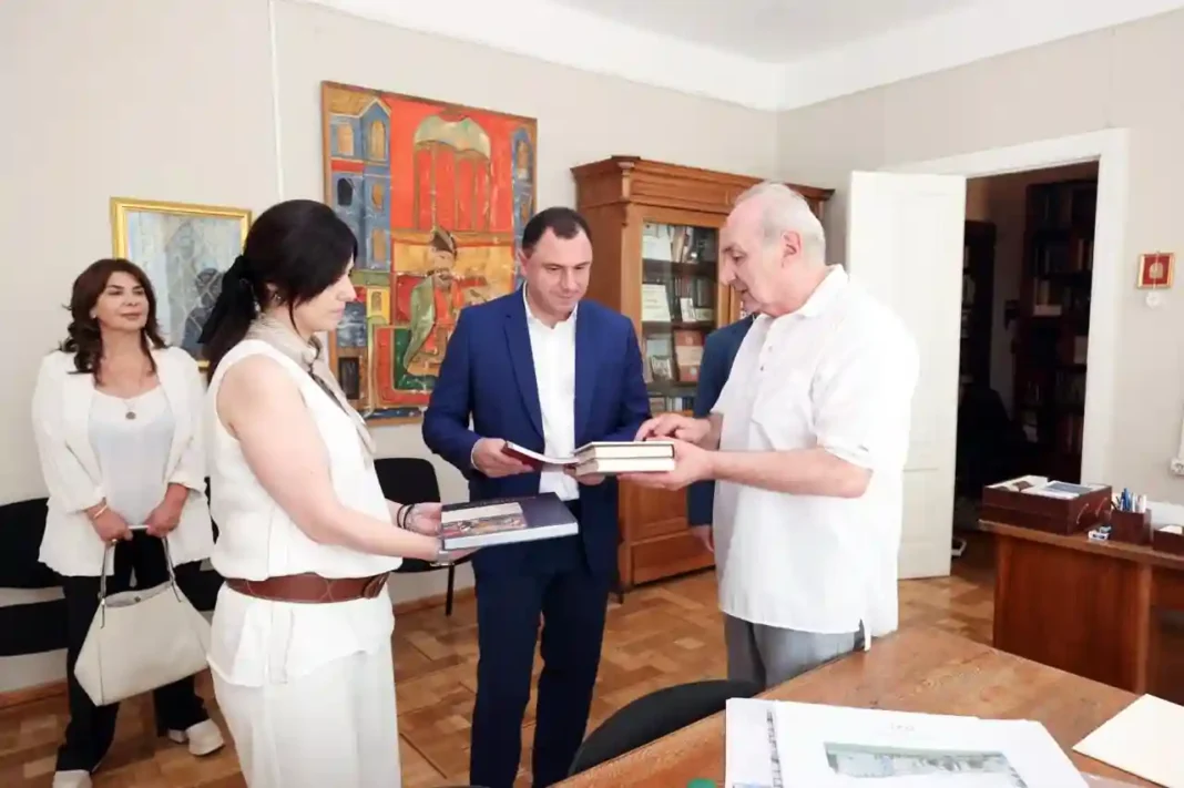 Giorgi Amilakhvari visits National Centre of Manuscripts of Georgia credit: Facebook/MES page