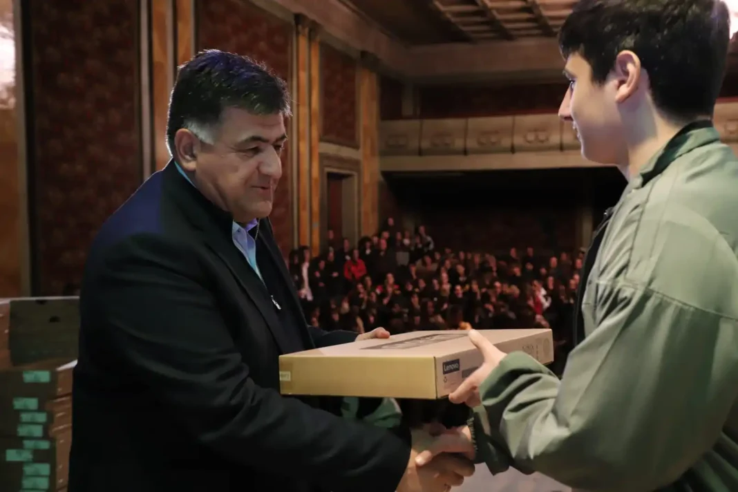 Zestafoni: 140 students receive laptops for higher study credit: Facebook