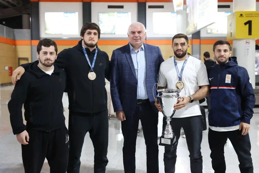 Georgian freestyle wrestling team returns to homeland,,